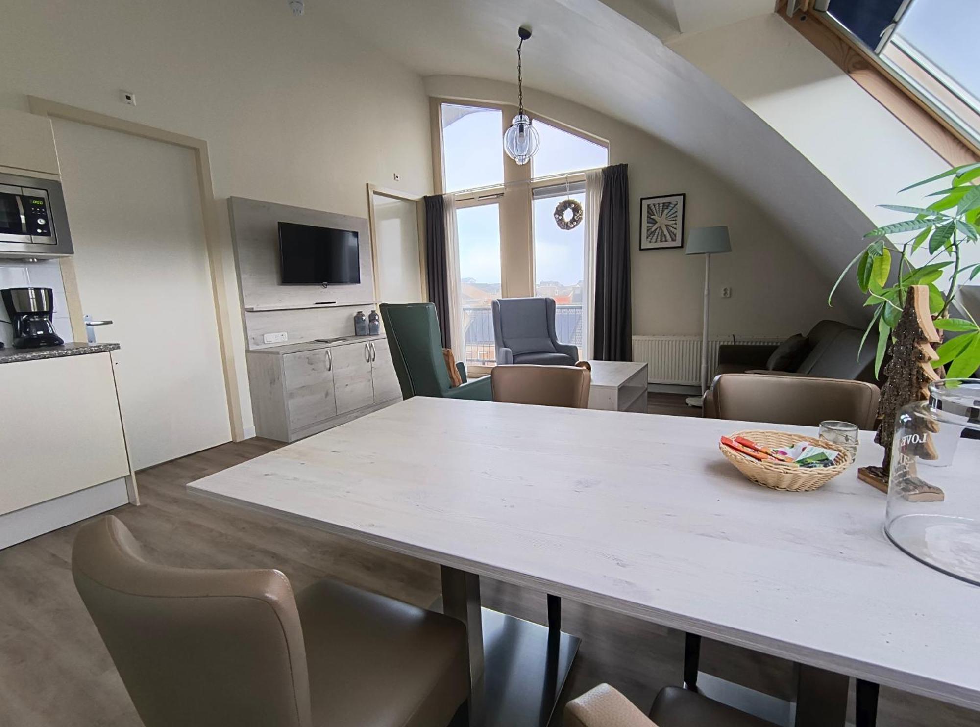 Hotel Rasch Bergen aan Zee Bagian luar foto