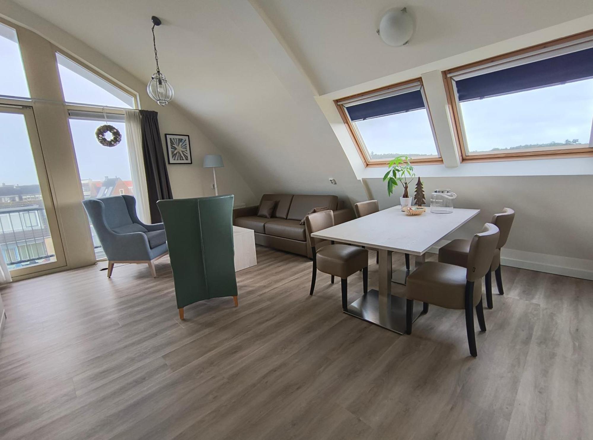 Hotel Rasch Bergen aan Zee Bagian luar foto