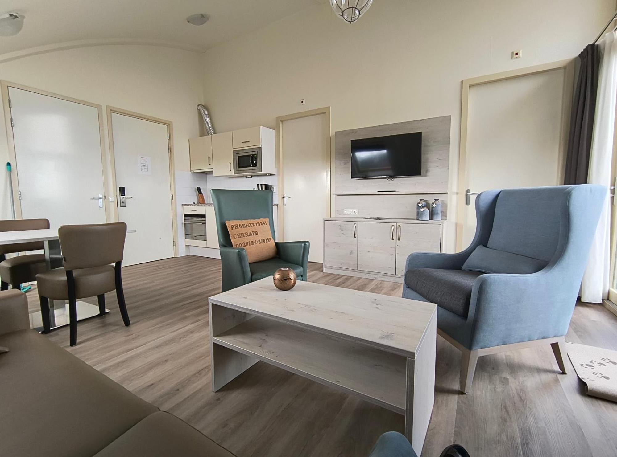Hotel Rasch Bergen aan Zee Bagian luar foto