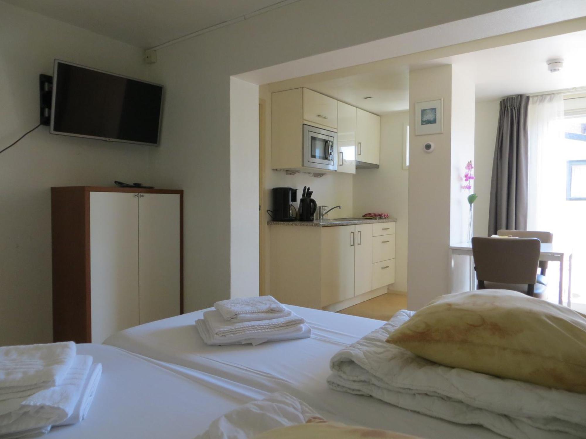 Hotel Rasch Bergen aan Zee Bagian luar foto