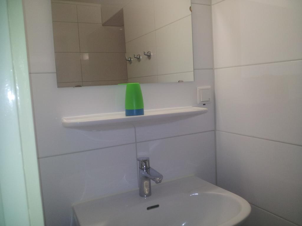 Hotel Rasch Bergen aan Zee Bagian luar foto