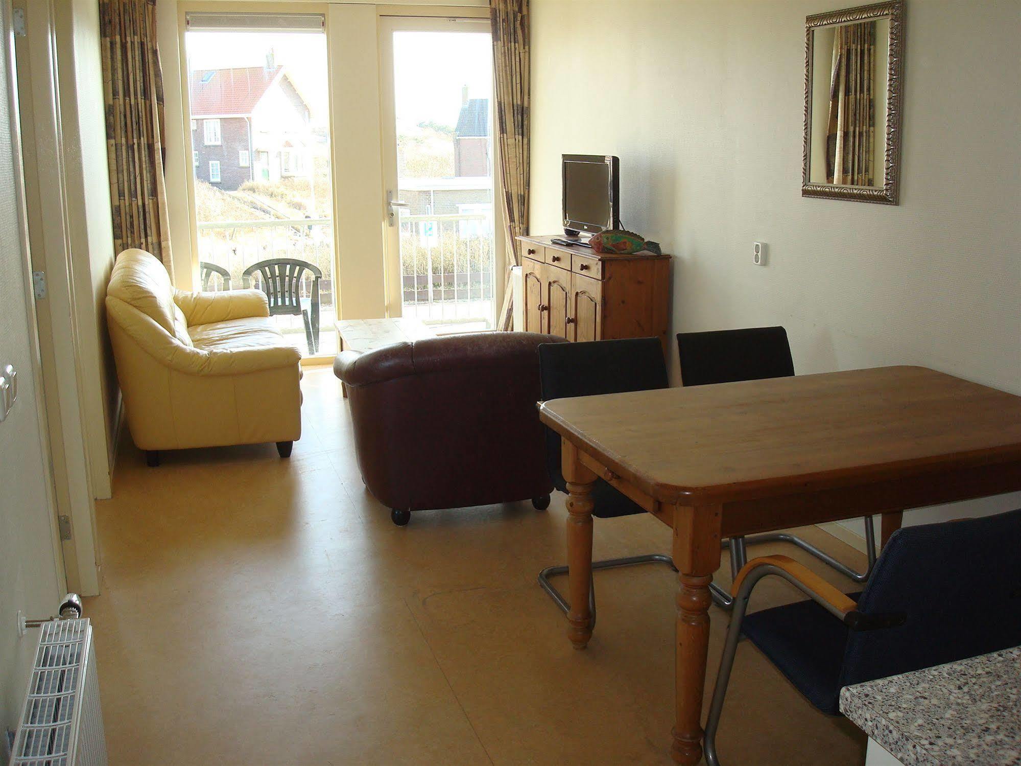 Hotel Rasch Bergen aan Zee Bagian luar foto