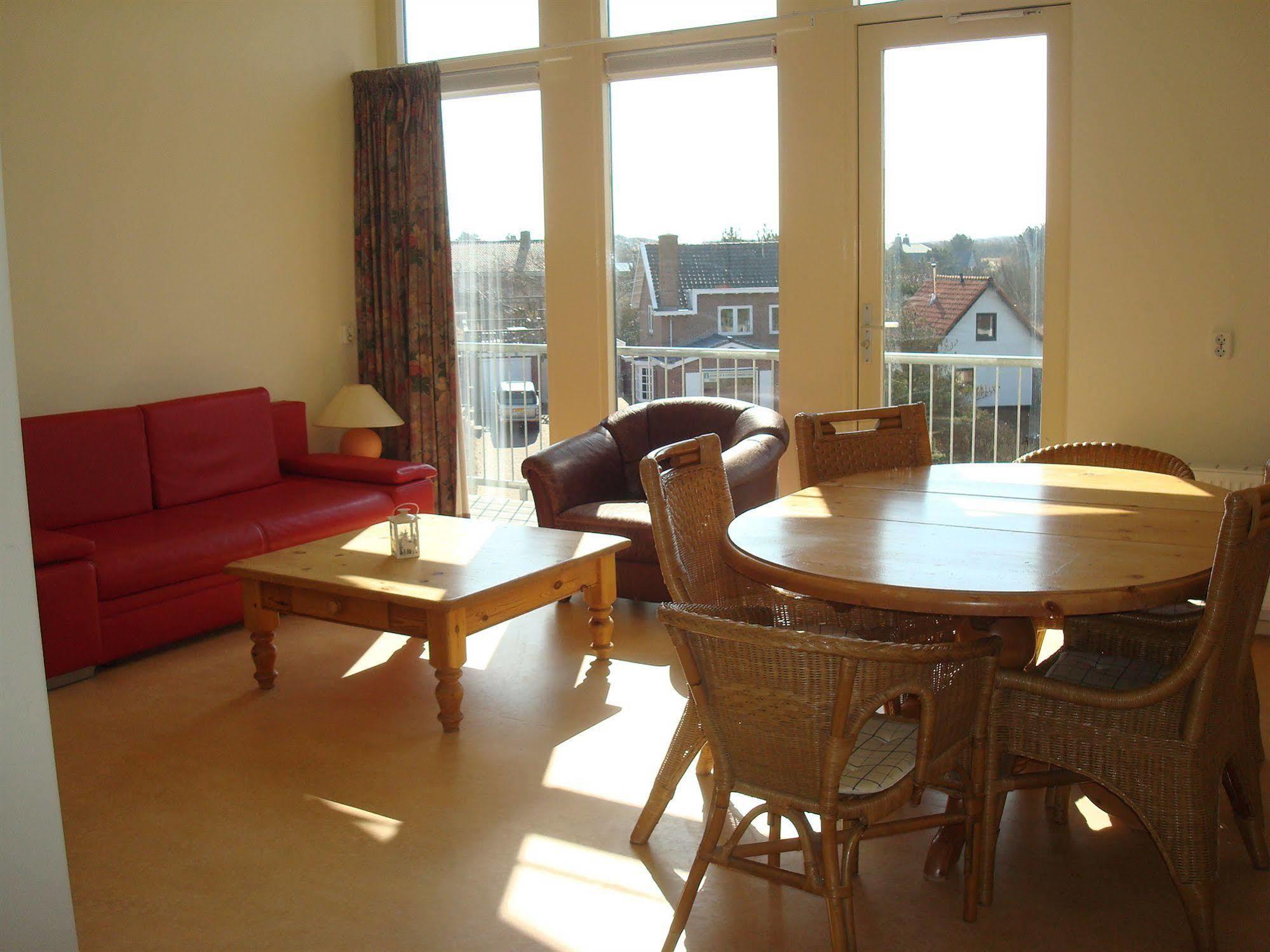 Hotel Rasch Bergen aan Zee Bagian luar foto