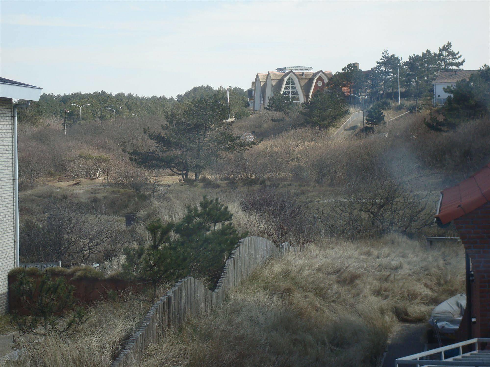 Hotel Rasch Bergen aan Zee Bagian luar foto
