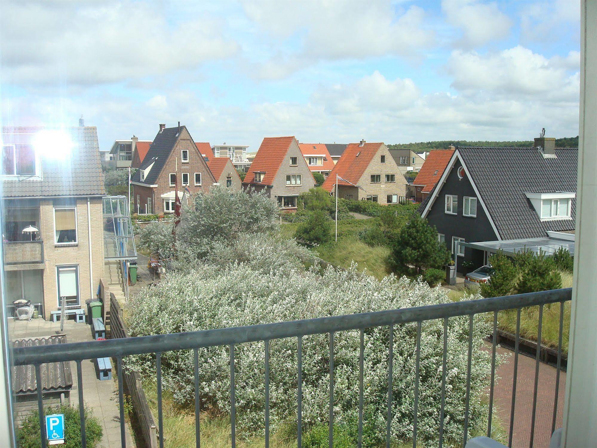 Hotel Rasch Bergen aan Zee Bagian luar foto